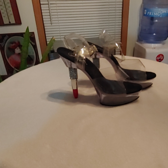 Heels - Picture 7 of 8